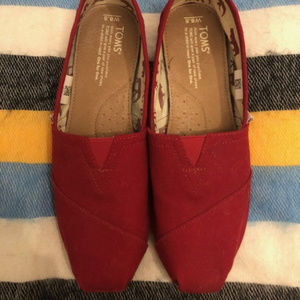 Tom's Classic Canvas Alpergates in Red, size 8.5